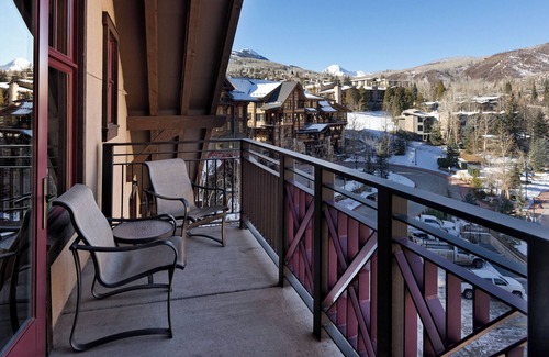 Snowmass Village Apartment | Summertime Sanctuary: Top-Floor Mountain Studio