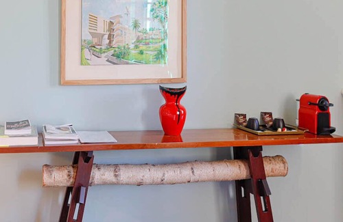 Saint-Michel Bed & Breakfast | Sumptuous red suite and its wooded, unique and charming atmosphere