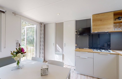 Quimper RV Rental | Sunêlia L'Orangerie de Lanniron