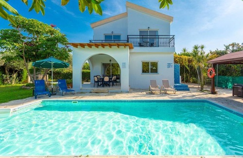 Polis Villa | Sun Beach Villa Tria: Large Private Pool, Walk to Beach, A/C, WiFi