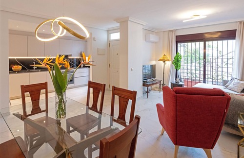 Nueva Andalucia House | Sun Drenched Beautiful Home from Home Luxury