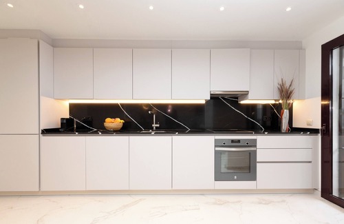 Nueva Andalucia House | Sun Drenched Beautiful Home from Home Luxury