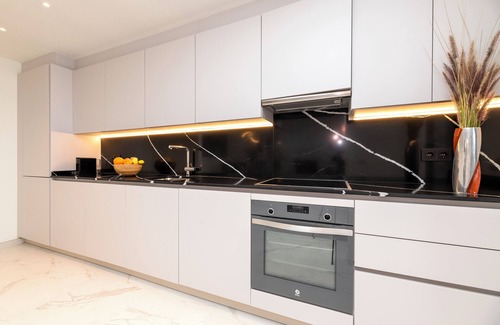 Nueva Andalucia House | Sun Drenched Beautiful Home from Home Luxury