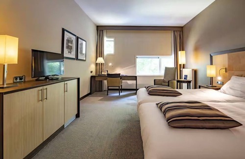 Zon en Schild Hotel | Sun-Filled Escape with Free Parking, Garden Picnic Spot & Cycling Paths