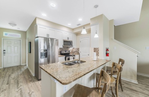 Corpus Christi House | Sun & Fun Condo: Pool, Playground, Room for All!
