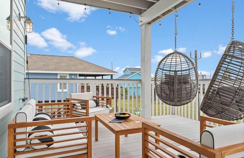 Pointe San Luis House | Sun-Kissed Swankienda