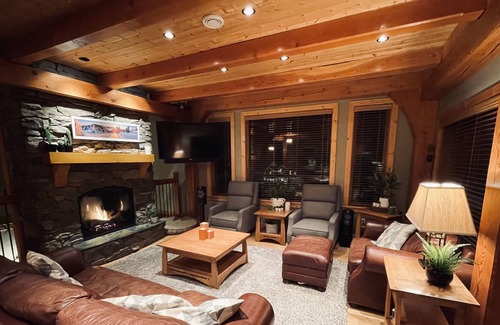 Sun Peaks Ski Chalet | Sun Peaks Ski In Ski Out Luxury Chalet