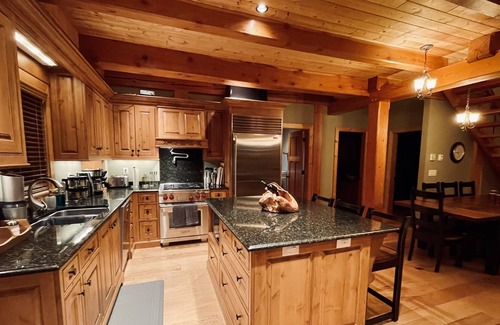 Sun Peaks Ski Chalet | Sun Peaks Ski In Ski Out Luxury Chalet