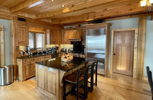 Sun Peaks Ski Chalet | Sun Peaks Ski In Ski Out Luxury Chalet