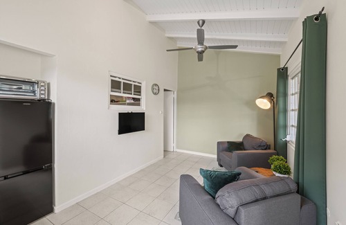 Pietermaai District Apartment | Sun, sea and a Jacuzzi - enjoy Curacao in style!