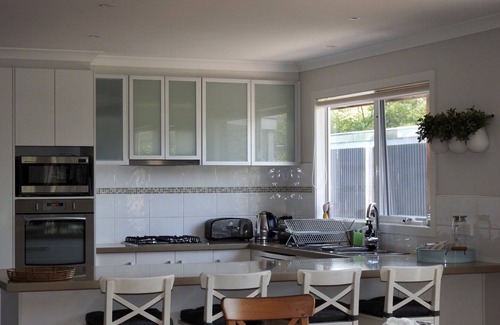 Tootgarook House | Sun, Sea and Spa, chill in our large family home