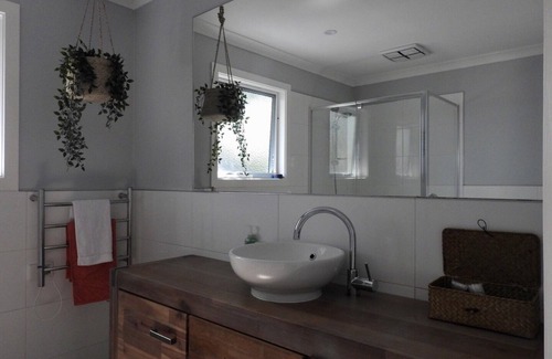 Tootgarook House | Sun, Sea and Spa, chill in our large family home
