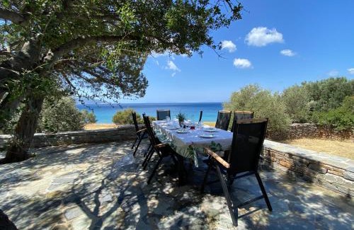 Karystos Villa | Sun Senses beach front villa with private beach