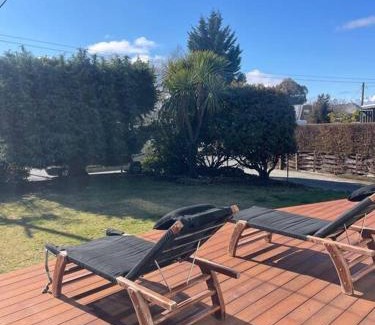 Albert Town House | Sun Soaked Mountain Escape
