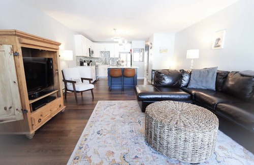 Fraser Condo | Sun Sung Cozy Condo – A Stylish Escape for 4!