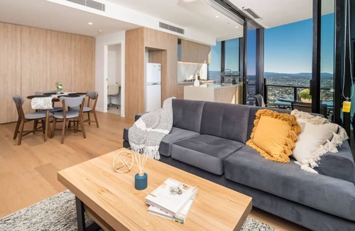 Broadbeach Apartment | Sun Surf The City. Dining and Entertainment short walk away