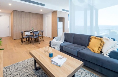 Broadbeach Apartment | Sun Surf The City. Dining and Entertainment short walk away