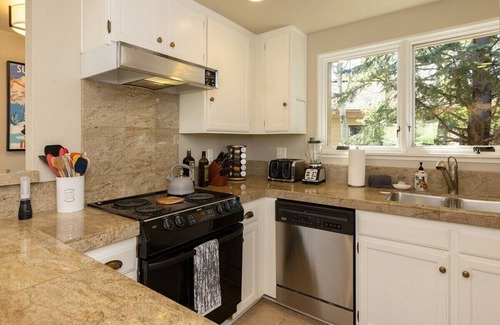 Elkhorn Village Condo | Sun Valley Condo on the Green with Dollar Views