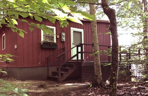 Newbury Cabin | Sunapee Region, Waterfront Cabin on Lake Todd, family-friendly