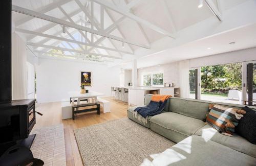 Merricks Beach House | Sunbather - Merricks Beach