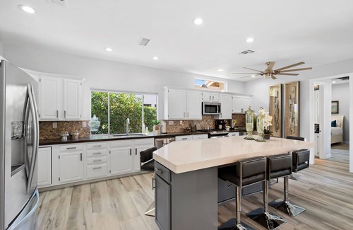 Desert Club Estates House | 'Sunbloom' Pool, Spa, Walk to Old Town