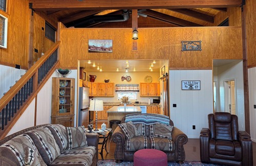 Tonto Basin House | Sundance Barndominium in Tonto Basin - Sleeps up to 12 guests!