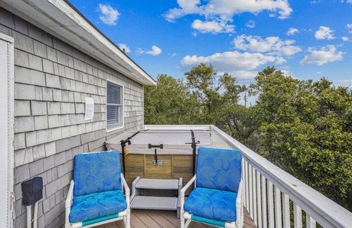 Duck House | Sundance - Enjoy this 4 BR oceanside home only a short walk to the beach!