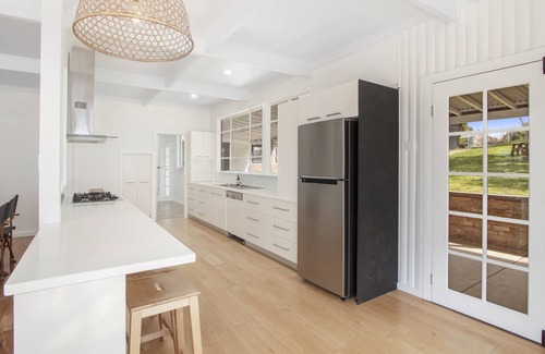 Armidale House | "Sunday" is everyday - luxury 3 bedroom home