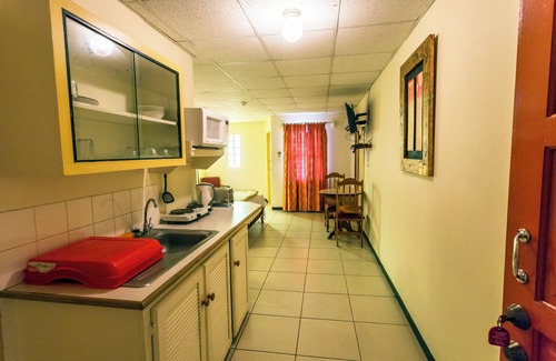 Newtown Hotel | Sundeck Suites