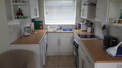 Sandown Ski Chalet | Sundown 127 Sandown Bay Holiday Centre Generous Ferry Saving!