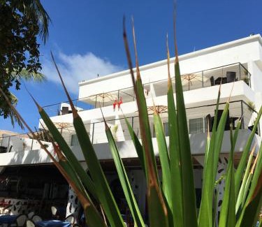 Manoc-Manoc Hotel | Sundown Beach Studios