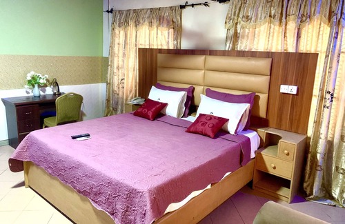 Tamale Hotel | Sundowner Lodge