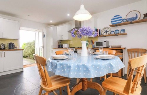 Tredinnick Cottage | SUNDOWNER, pet friendly, with open fire in Padstow