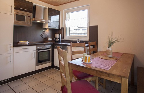 Medebach Apartment | Sunflower, 80 sqm, 2 bedrooms, balcony, max. 5 persons