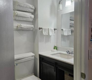 Summerside Bed & Breakfast | Sunflower Guest Suites