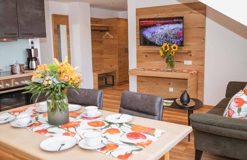 Wegscheid Apartment | Sunflower vacation apartment with terrace and outdoor seating area