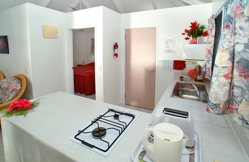 Arorangi Cottage | Sunhaven Beach Bungalows