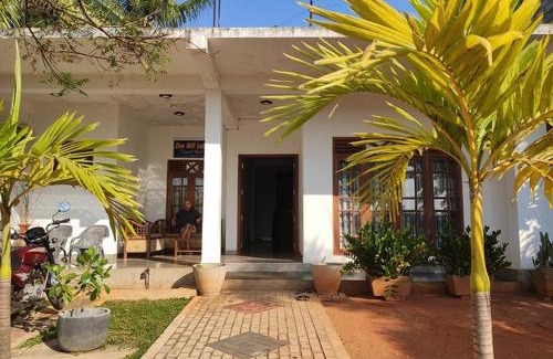 Anuradhapura House | Sunhill Lake Tourist Rest