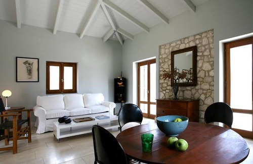 Evgiros House | Sunkiss Private Retreat Cottage With Pool