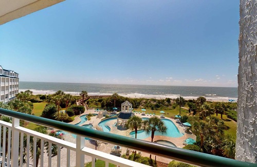 North Litchfield Beach Apartment | Sunkissed Escape In The Heart Of Pawleys Island | Oceanfront Suite