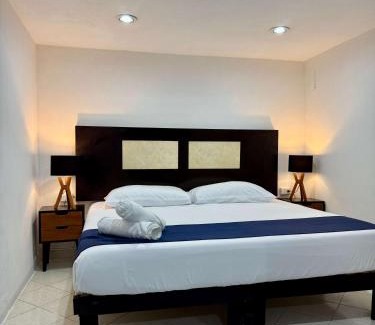 Colonia Campestre House | Sunlit Hideaway plus Pool for 5