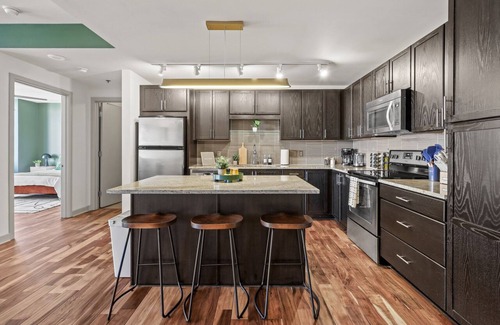 Downtown Dallas Apartment | Sunlit Serenity Downtown
