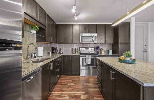 Downtown Dallas Apartment | Sunlit Serenity Downtown