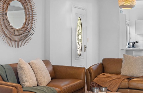 Budgewoi House | Sunlit Shores Mimosa 4BR Coastal Home with Yard & Loft Suite
