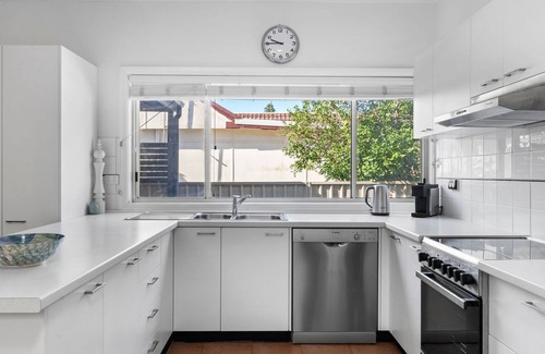 Budgewoi House | Sunlit Shores Mimosa 4BR Coastal Home with Yard & Loft Suite