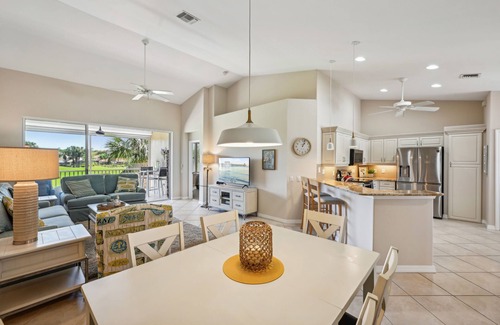 Bonita Springs Condo | Sunny, 18th Fairway, Golf Community, Convenient to Beach & Coconut Point Mall