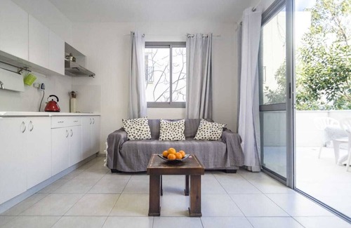 Tel Aviv Promenade Apartment | Sunny 2-Room Apartment with Spacious Terrace, Steps from Bograshov Beach