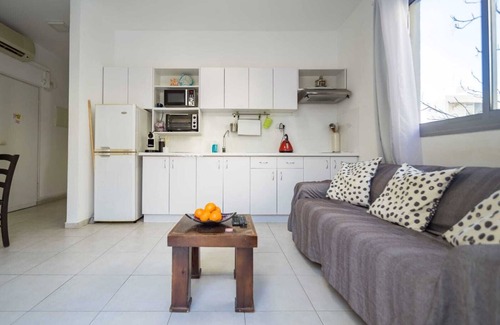 Tel Aviv Promenade Apartment | Sunny 2-Room Apartment with Spacious Terrace, Steps from Bograshov Beach