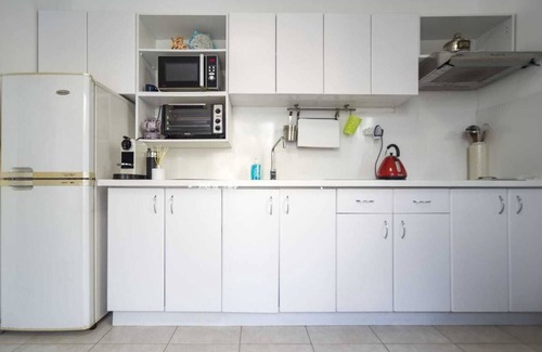 Tel Aviv Promenade Apartment | Sunny 2-Room Apartment with Spacious Terrace, Steps from Bograshov Beach