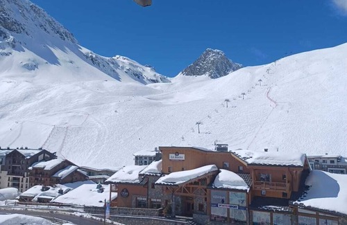 Val Claret Apartment | Sunny 25 m2 holiday apartment suitable for 4 people. Ski-in ski-out.